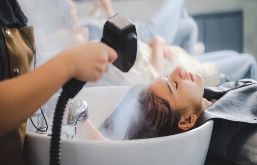 What is a Scalp Exfoliator? How to Pair it with Hair Spa Treatment?