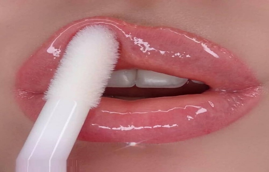 Lip Balm vs. Lip Gloss vs. Lip Oil: What’s The Difference & How To Layer Them For A Perfect Pout