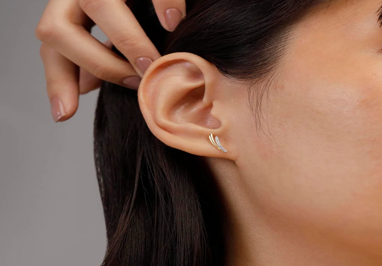 Diamond Stud Earrings to Celebrate the First ‘Puja’ After Getting Your Dream Job
